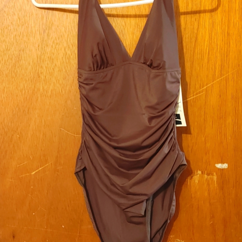 Silhouette Solutions Women's Bathing Suit Size 8 NWT